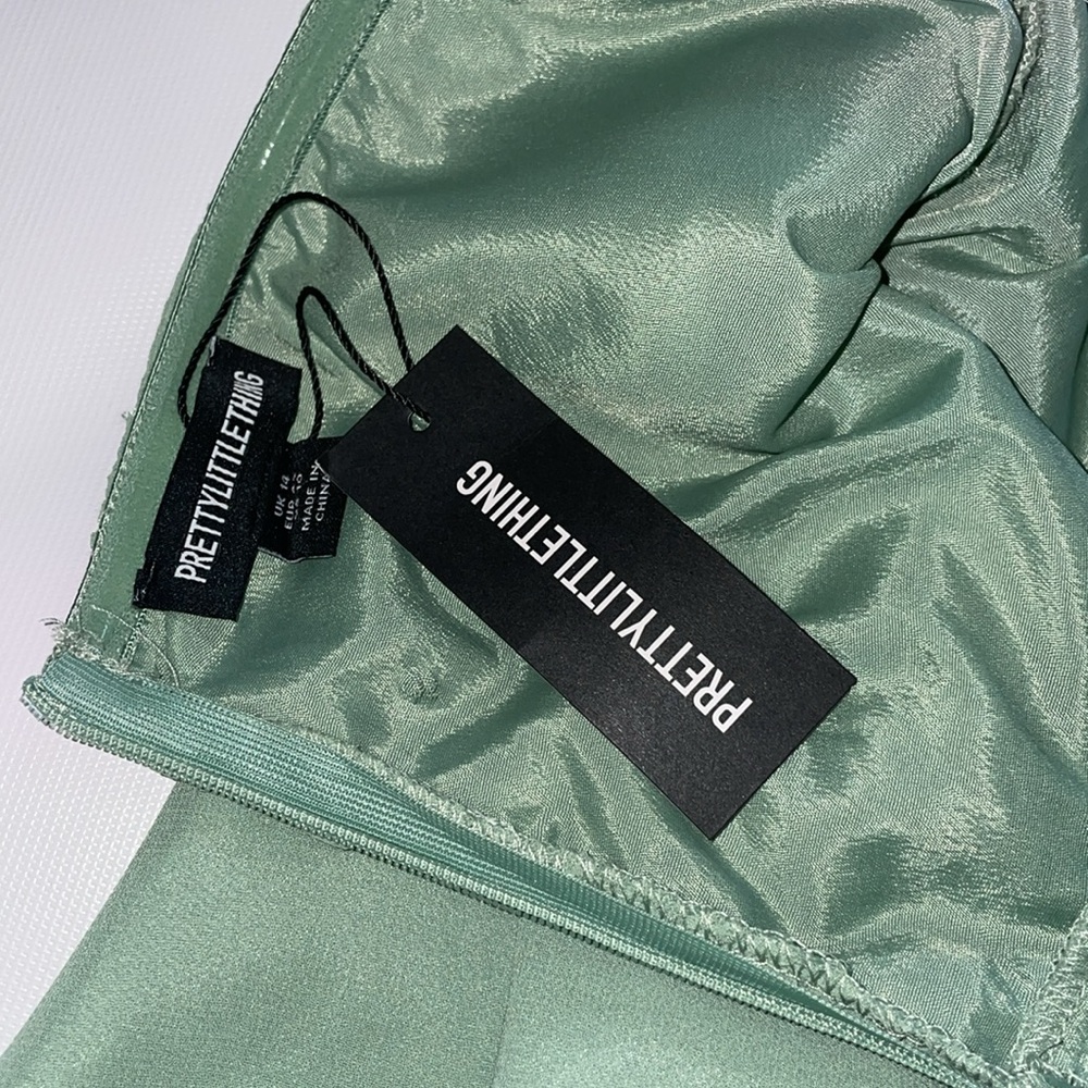 NWT PRETTYLITTLETHING dress 10 - Picture 5 of 14